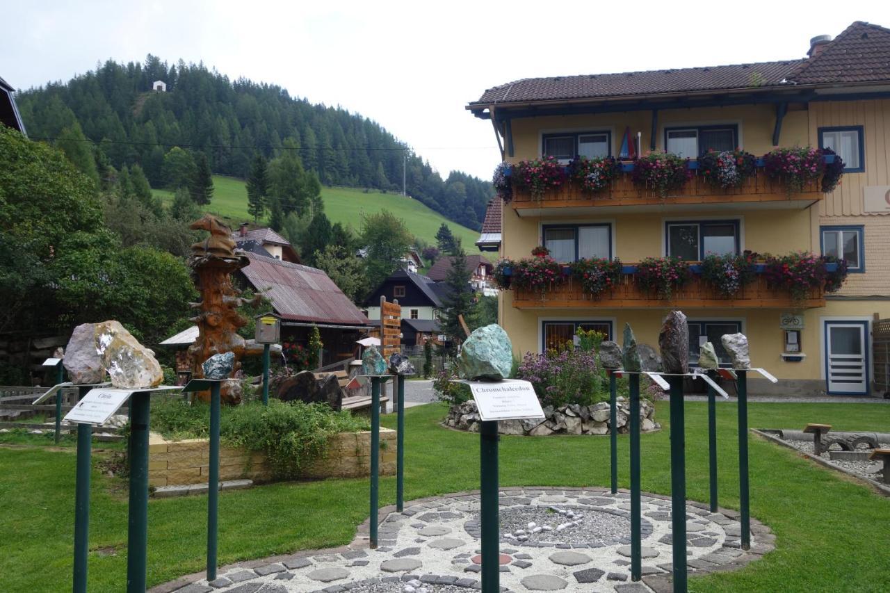 Edelsteinhotel Guniwirt Krakaudorf Esterno foto