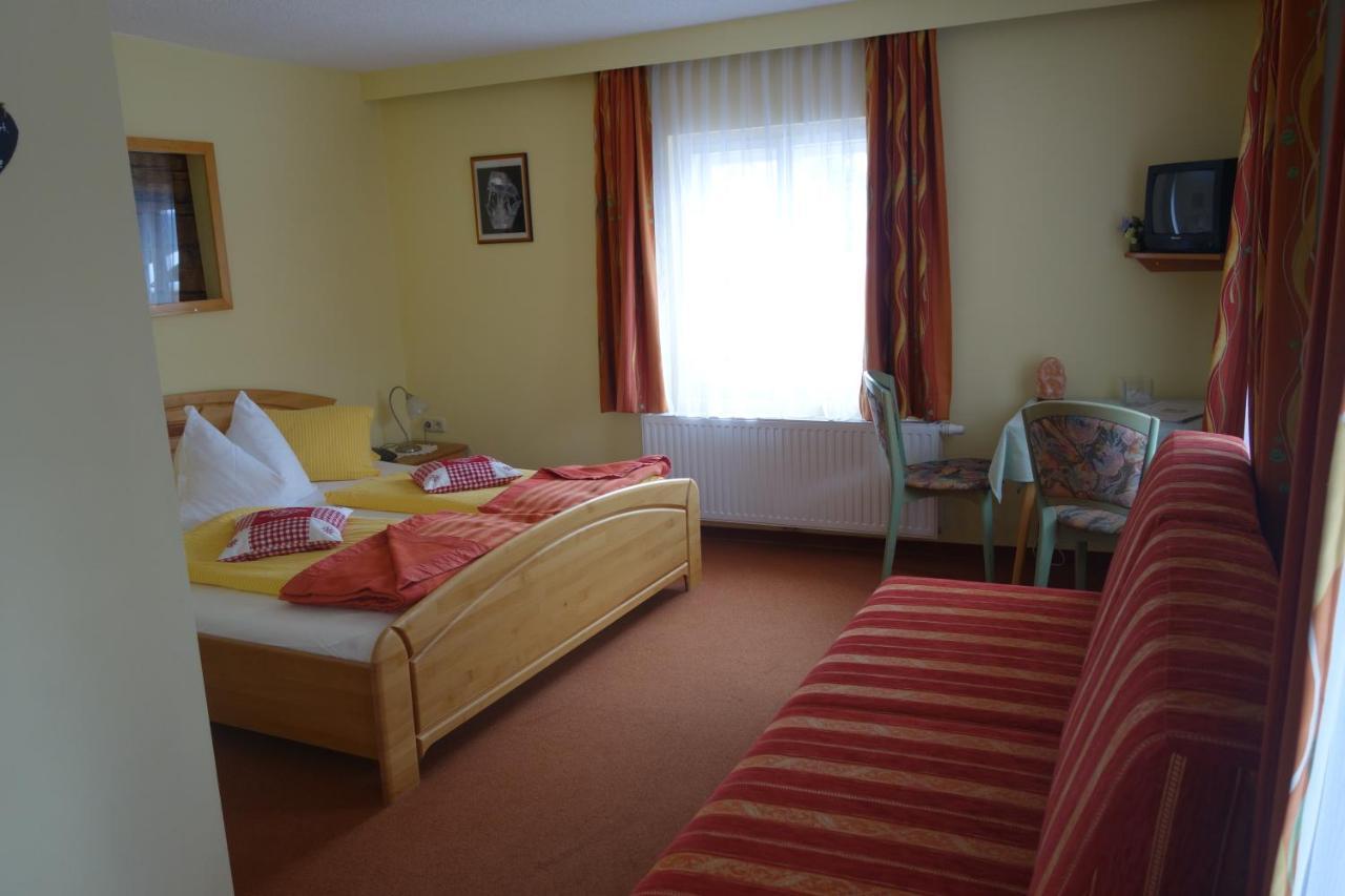 Edelsteinhotel Guniwirt Krakaudorf Esterno foto