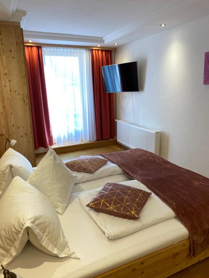 Edelsteinhotel Guniwirt Krakaudorf Esterno foto