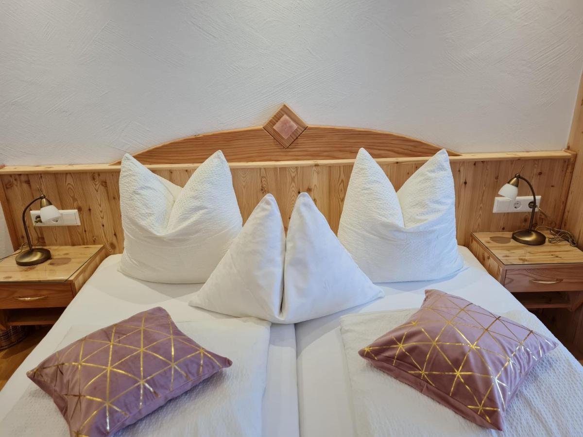 Edelsteinhotel Guniwirt Krakaudorf Esterno foto