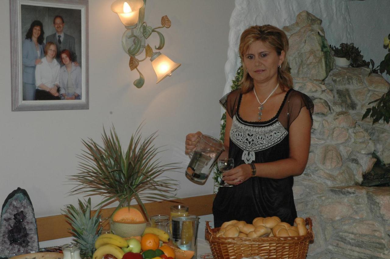 Edelsteinhotel Guniwirt Krakaudorf Esterno foto