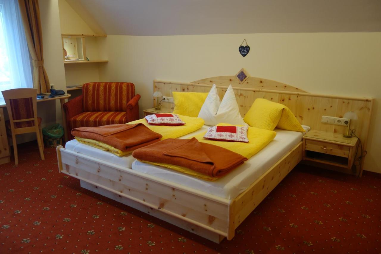 Edelsteinhotel Guniwirt Krakaudorf Esterno foto